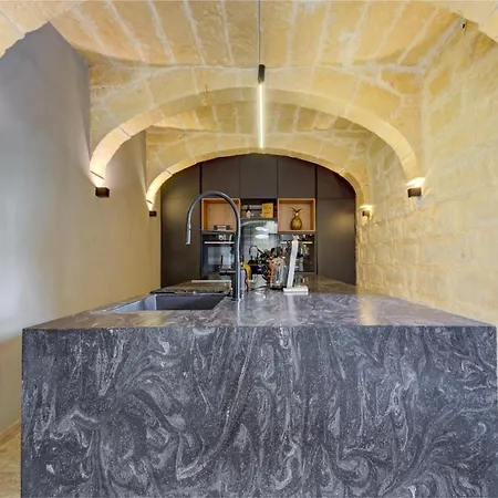 A World Of Your Own, Luxurious With Pools By 360 Estates Il-Mizieb