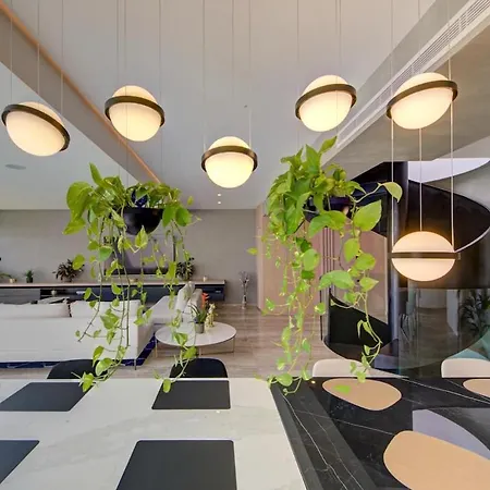 A World Of Your Own, Luxurious With Pools By 360 Estates *