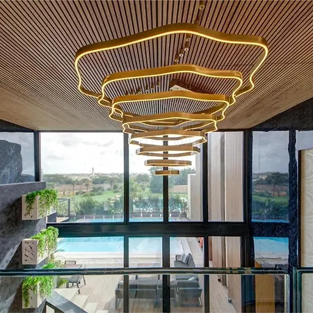 A World Of Your Own, Luxurious With Pools By 360 Estates *