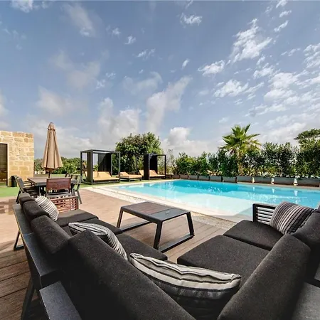 A World Of Your Own, Luxurious With Pools By 360 Estates Villa *