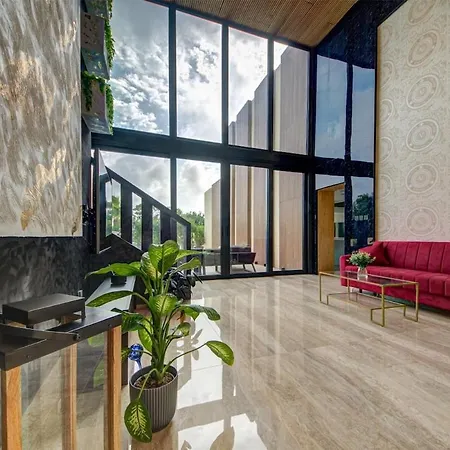 A World Of Your Own, Luxurious With Pools By 360 Estates Villa