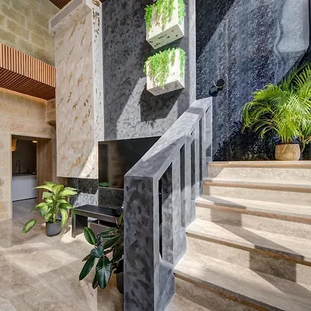 A World Of Your Own, Luxurious With Pools By 360 Estates