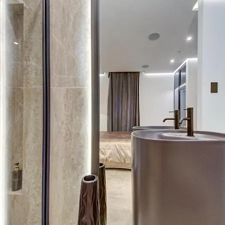 A World Of Your Own, Luxurious With Pools By 360 Estates * Il-Mizieb