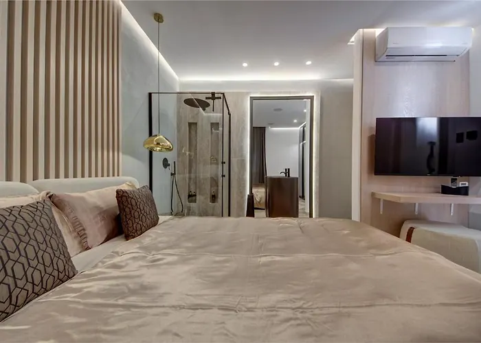 A World Of Your Own, Luxurious With Pools By 360 Estates Vila