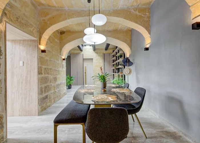 A World Of Your Own, Luxurious With Pools By 360 Estates *