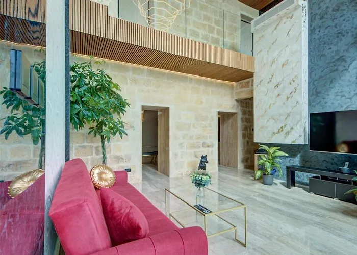 A World Of Your Own, Luxurious With Pools By 360 Estates Vila