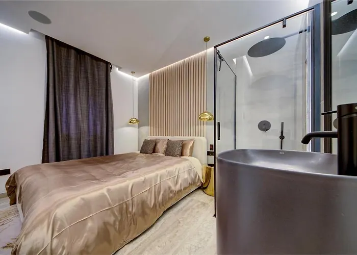 A World Of Your Own, Luxurious With Pools By 360 Estates Vila