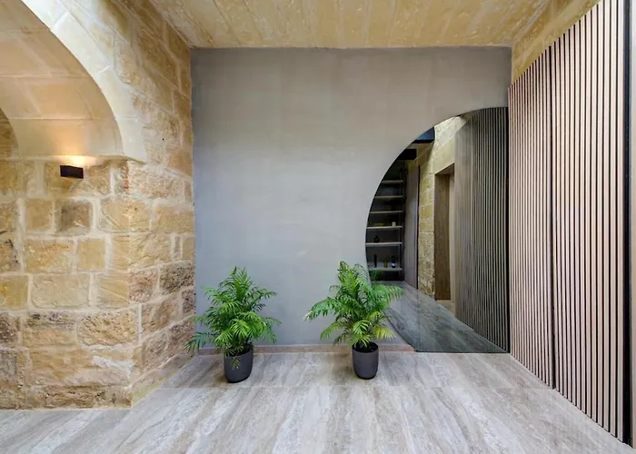 A World Of Your Own, Luxurious With Pools By 360 Estates *