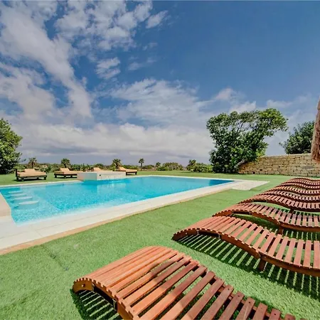 A World Of Your Own, Luxurious With Pools By 360 Estates Il-Mizieb