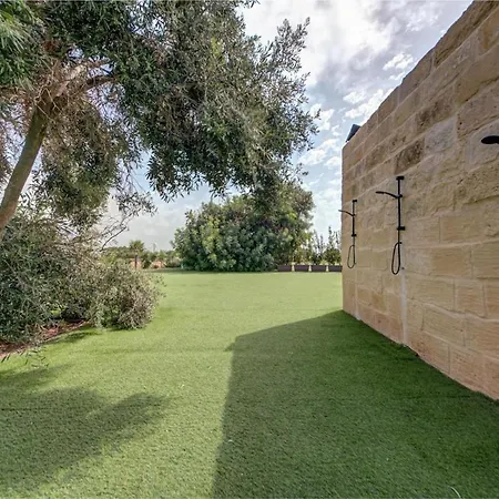 A World Of Your Own, Luxurious With Pools By 360 Estates Villa *