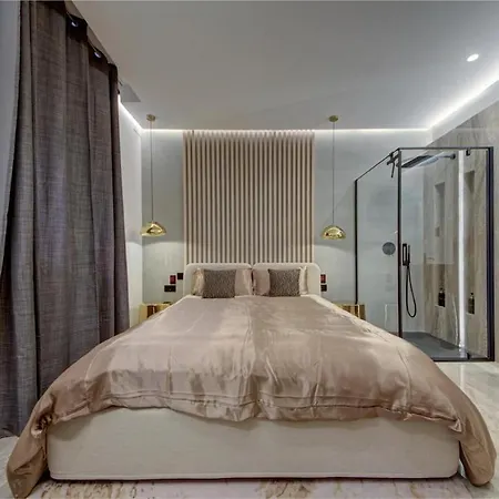 A World Of Your Own, Luxurious With Pools By 360 Estates Villa