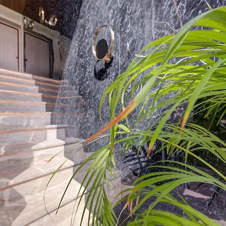 A World Of Your Own, Luxurious With Pools By 360 Estates Villa