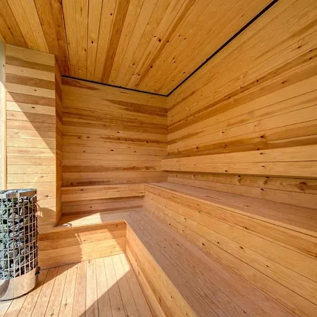 A World Of Your Own, Luxurious With Pools By 360 Estates Villa *