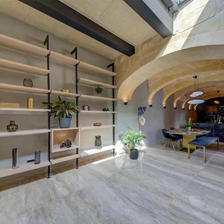 A World Of Your Own, Luxurious With Pools By 360 Estates *