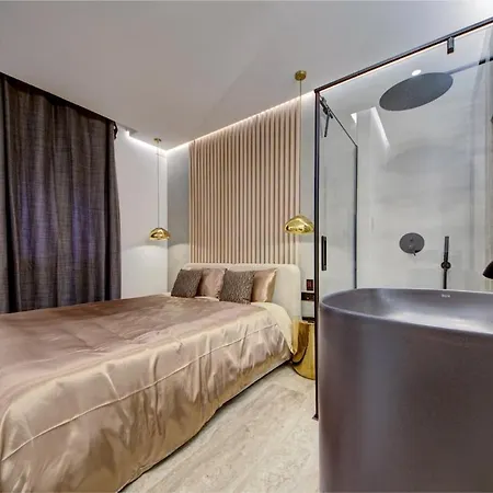 A World Of Your Own, Luxurious With Pools By 360 Estates Villa