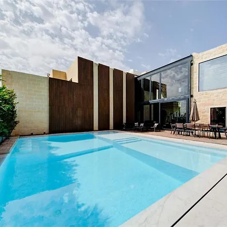 A World Of Your Own, Luxurious With Pools By 360 Estates Villa *