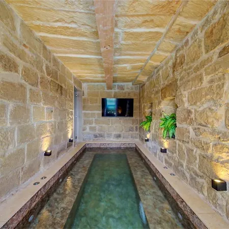 A World Of Your Own, Luxurious With Pools By 360 Estates Villa *