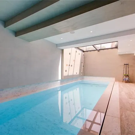 A World Of Your Own, Luxurious With Pools By 360 Estates Villa *