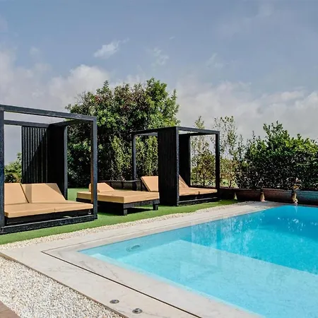 Villa A World Of Your Own, Luxurious With Pools By 360 Estates