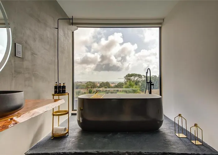 Vilă A World Of Your Own, Luxurious With Pools By 360 Estates Il-Mizieb