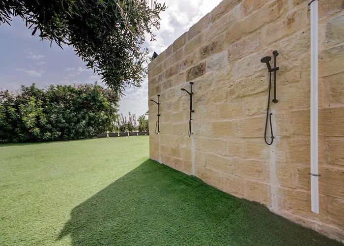 Vilă A World Of Your Own, Luxurious With Pools By 360 Estates *