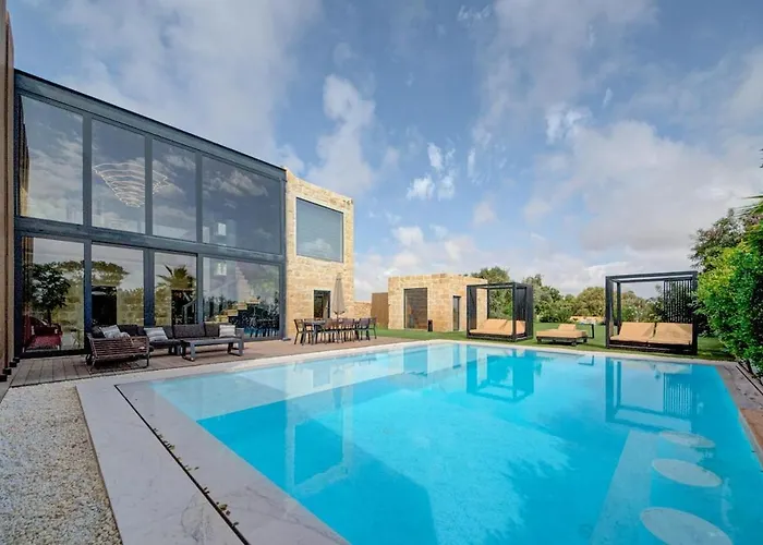 A World Of Your Own, Luxurious With Pools By 360 Estates Il-Mizieb