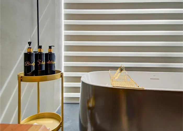 A World Of Your Own, Luxurious With Pools By 360 Estates * Il-Mizieb