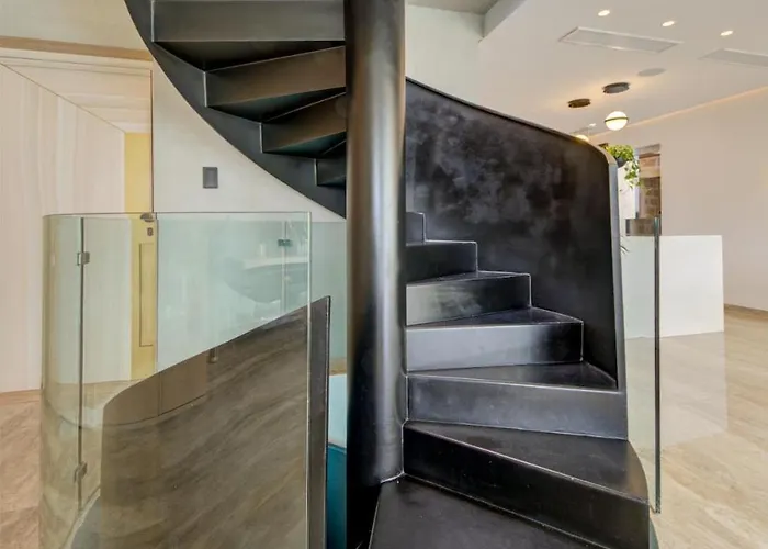 A World Of Your Own, Luxurious With Pools By 360 Estates *