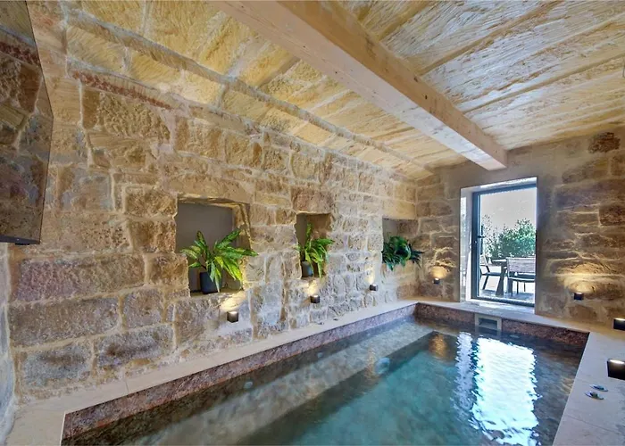A World Of Your Own, Luxurious With Pools By 360 Estates