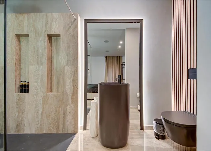 A World Of Your Own, Luxurious With Pools By 360 Estates *