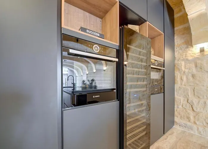 A World Of Your Own, Luxurious With Pools By 360 Estates