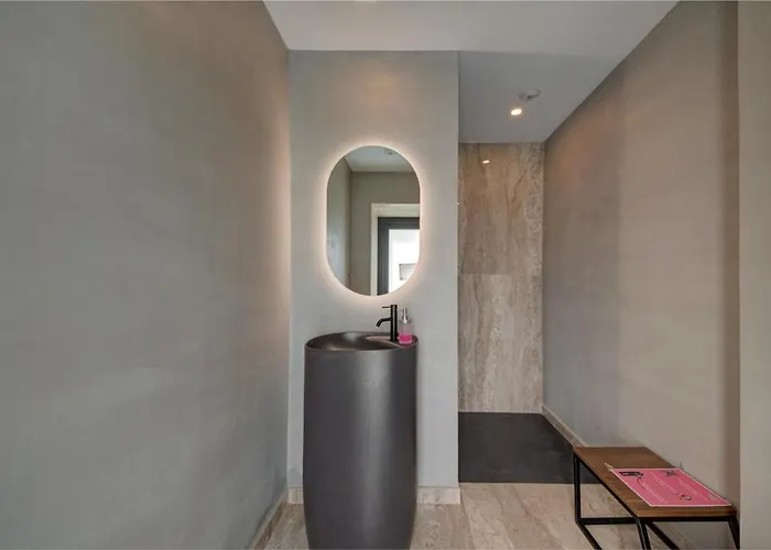 A World Of Your Own, Luxurious With Pools By 360 Estates